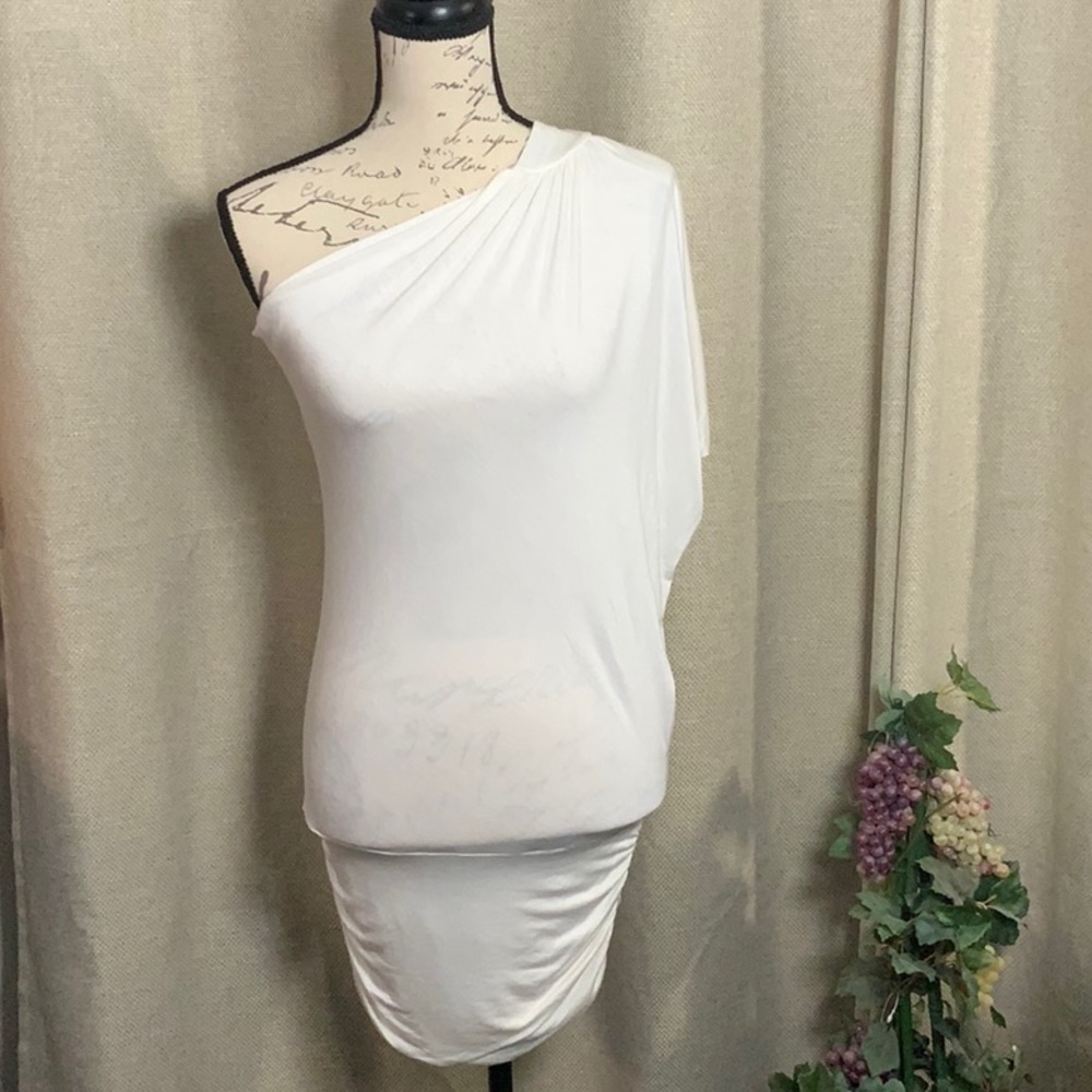 NEW Fashion Junkie Tunic Dress Goddess One Shoulder Cream Medium Grecian